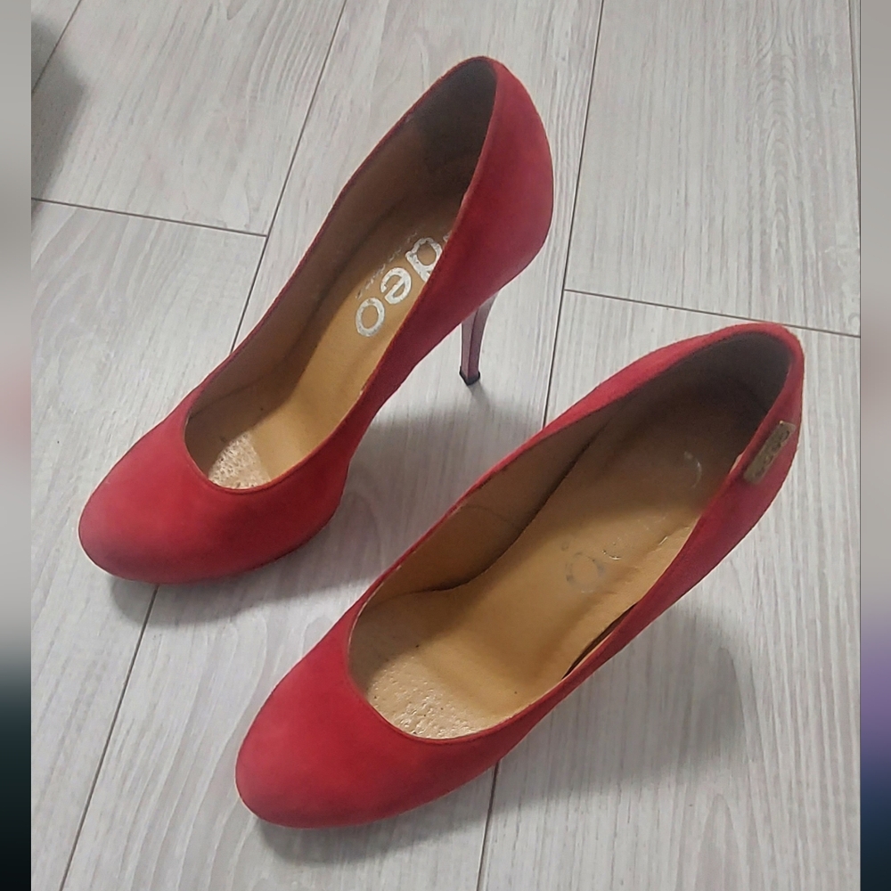 Vintage prelived red suede women's shoes sz 36